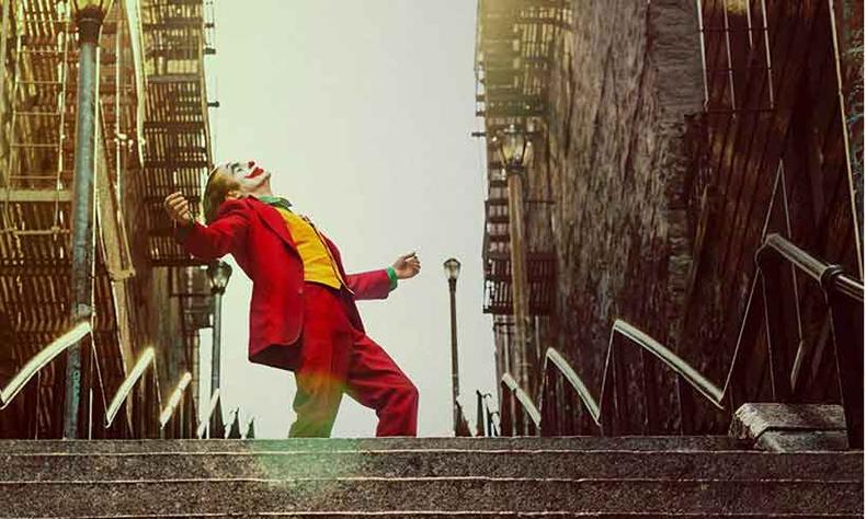 Em 2019, Coringa, estrelado por Joaquin Phoenix, foi o grande destaque na mostra italiana(foto: Warner/Divulgação) Em 2019, Coringa, estrelado por Joaquin Phoenix, foi o grande destaque na mostra italiana(foto: Warner/Divulgação)