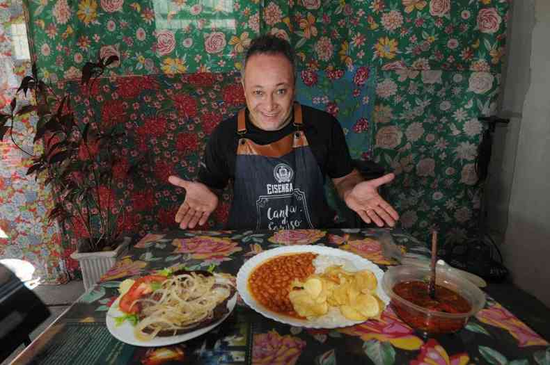 Mantendo os itens dos pratos, Anderson Fernandes diz que dividiu com clientes da Cantina do Sorriso os aumentos de custo (foto: Leandro Couri/EM/D.A/Press)