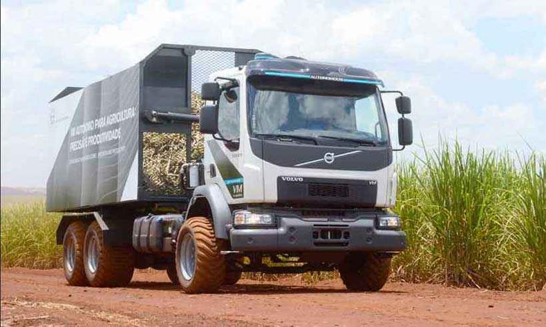 Caminhes da Volvo que rodam sem motorista esto sendo entregues ao Grupo Usacar, do Paran, e vo trabalhar nos canaviais da companhia j neste ano(foto: Volvo/Divulgao)