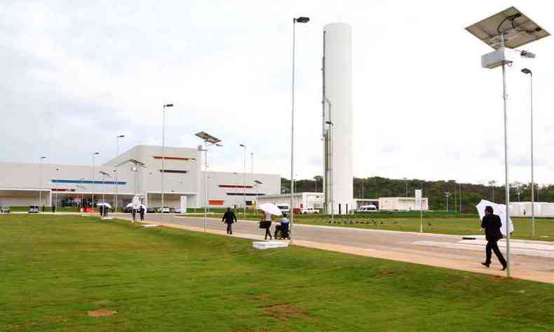 Fbrica de Montes Claros  uma das cinco unidades mantidas pela empresa no Brasil, responsvel por produzir sandlias (foto: Solon Queiroz/Esp. EM - Brasil - 18/10/13)