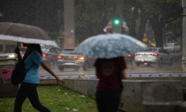 Emisso do alerta acontece aps a capital mineira ser atingida na tarde de hoje por um forte temporal