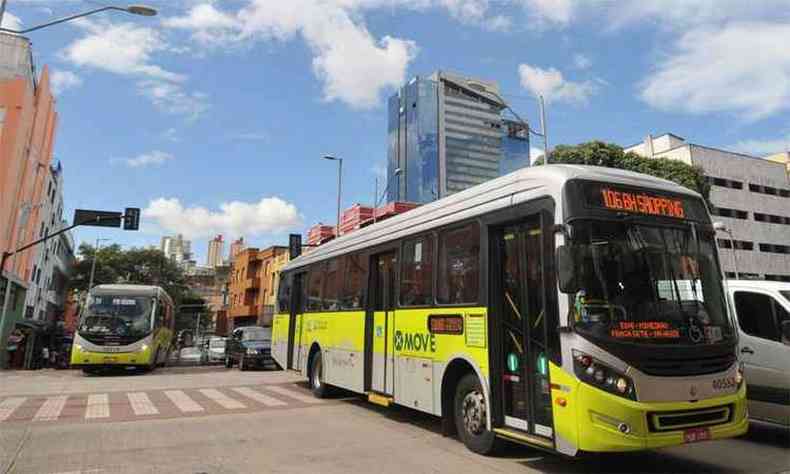 Algumas linhas do sistema BRT/Move esto operando com alteraes neste domingo (7/2)(foto: Rodrigo Clemente/EM/DA Press)