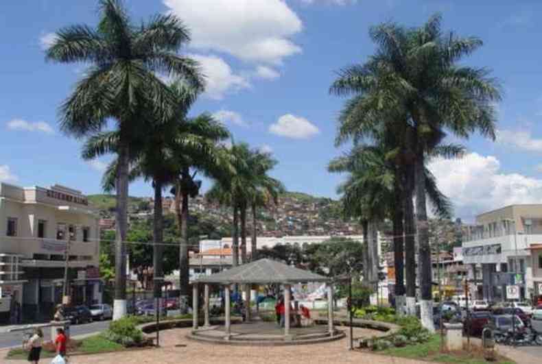 Praça central de Nova Lima (foto: Wikipedia/Divulgação )