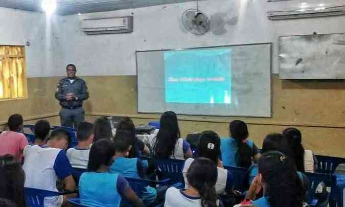 Palestras nas escolas tm levado PMs a identificar jovens ligados ao jogo(foto: PMMT/Divulgao)