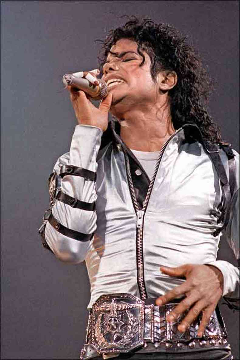 Michael Jackson durante apresentao em Paris, em 1988