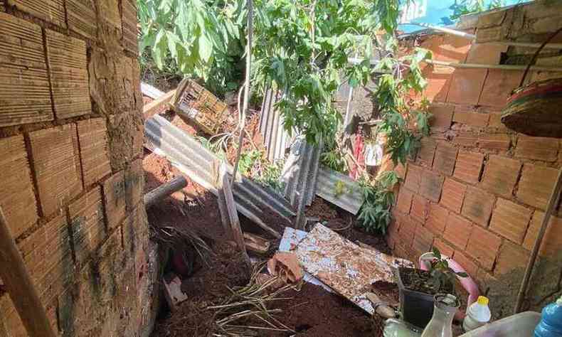 Desabamento de casa em Caratinga, na Regio do Vale do Rio Doce