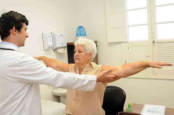 A aposentada Sonja de Oliveira prefere pagar por acondimento mais gil que esperar pelo SUS(foto: Gladyston Rodrigues/EM/D.A Press)