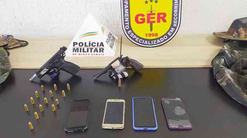Armas, munio e celulares apreendidos pela Polcia Militar em Santa Luzia