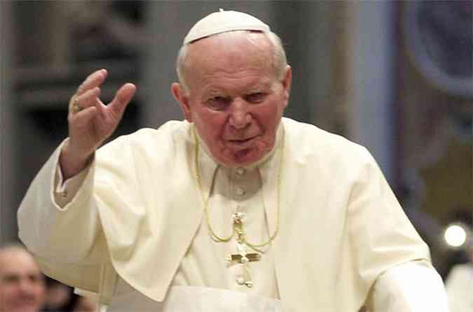 Joo Paulo II e Joo XXIII sero canonizados ainda em 2013(foto: AP Photo/Massimo Sambucetti)