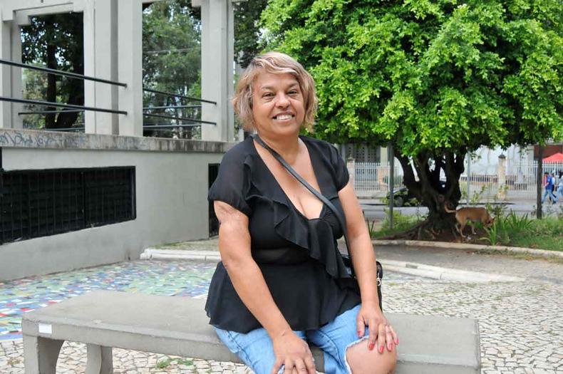 Deigles Torres Barros, comerciante, que teve o brao dilacerado por um co e precisou ficar trs meses internada no Joo XXIII