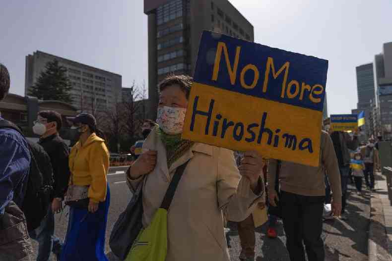 Manifestante em Toquio no dia 5 de marco de 2022