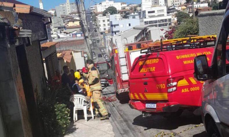 Corpo de Bombeiros Militar de Minas Gerais atuando em ocorrncia no Padre Eustquio