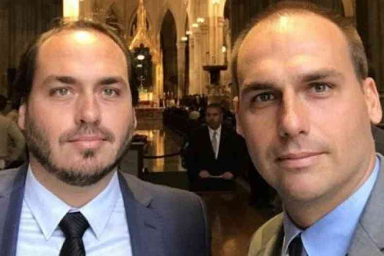 Carlos e Eduardo Bolsonaro