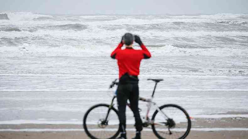 'A primeira coisa que vem  mente quando penso em uitwaaien  uma praia com vento'(foto: Getty Images)