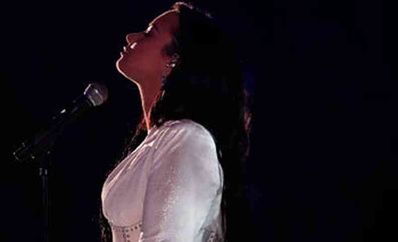 Demi Lovato canta na cerimnia de entrega do Grammy do ano passado, em Los Angeles 