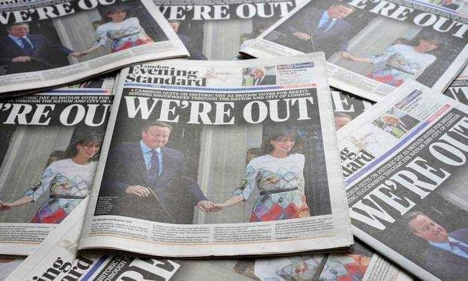 Jornal britânico destaca a renúncia do primeiro-ministro britânico David Cameron(foto: AFP / Daniel Sorabji) Jornal britânico destaca a renúncia do primeiro-ministro britânico David Cameron(foto: AFP / Daniel Sorabji)