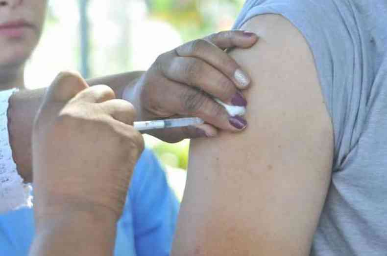 Imunizao dos profissionais da sade comear nesta quarta-feira (20/1) (foto: Prefeitura de Betim/Divulgao)