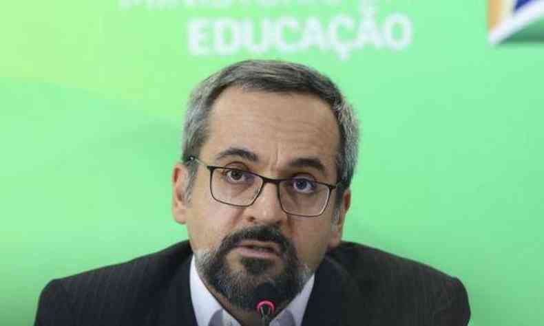 A substituio das aulas presenciais por aulas em meios digitais foi autorizada no dia 17 de maro(foto: Fabio Rodrigues Pozzebom/Agncia Brasil)