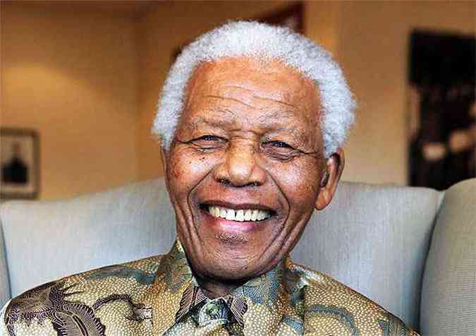 Mandela foi submetido a exames, incluindo uma laparoscopia, que pretendiam encontrar uma explicao para suas frequentes dores abdominais(foto: AFP PHOTO /NELSON MANDELA FOUNDATION)