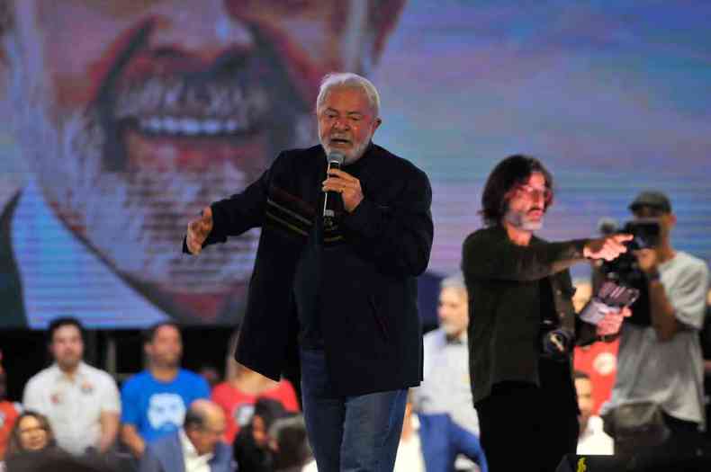Lula esteve na Praa da Estao, no Centro de BH, onde discursou para apoiadores, em 18 de agosto 