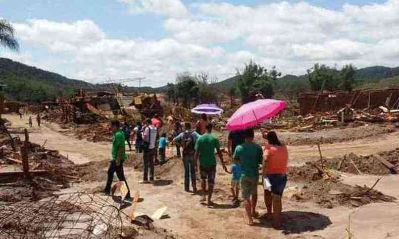 Famlias atingidas por barragem tero auxilio financeiro at dezembro de 2018(foto: Tlio Santos/EM/D.A.Press)