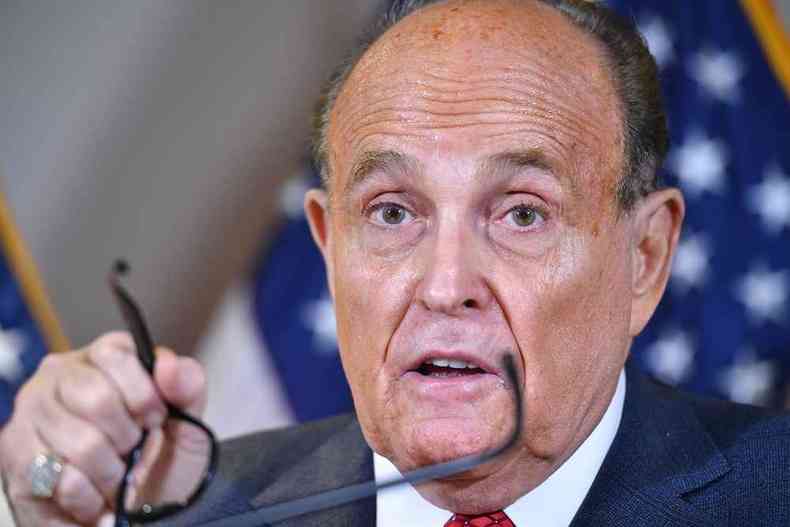Rudy Giuliani afirmou que a Dominion fraudou as eleies dos EUA para favorecer Biden(foto: MANDEL NGAN / AFP)