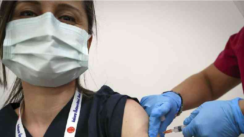 Vacina CoronaVac foi desenvolvida pela Sinovac, uma empresa biofarmacutica com sede em Pequim(foto: Getty Images)
