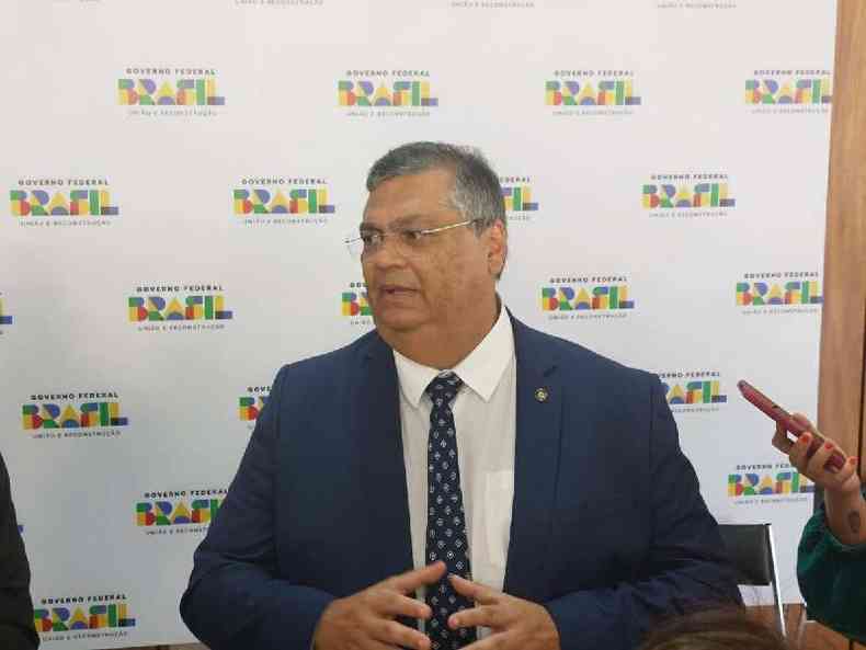 O ministro da Justia e Segurana Pblica, Flvio Dino, em coletiva de imprensa aps a assinatura do decreto que regulamenta as armas de fogo