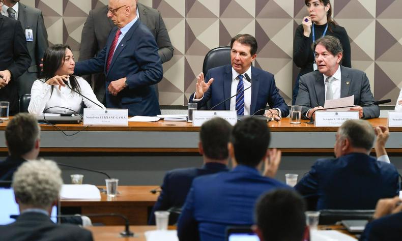 Presidente da Comissão, deputado Arthur Maia (União-MA), quer entre duas e três reuniões semanais(foto: Edilson Rodrigues/Agência Senado) Mesa diretora da CPMI