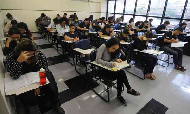 Estudantes queriam garantir uma boa nota para ser um dos contemplados no concurso Voc Universitrio(foto: Tlio Santos/EM/DA Press)