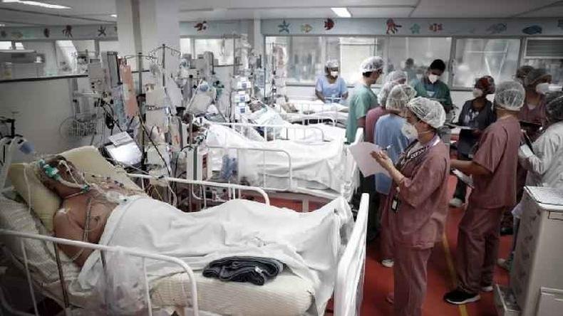 São Paulo vem batendo recordes de casos, mortes e ocupação de UTIs(foto: Reuters) São Paulo vem batendo recordes de casos, mortes e ocupação de UTIs(foto: Reuters)