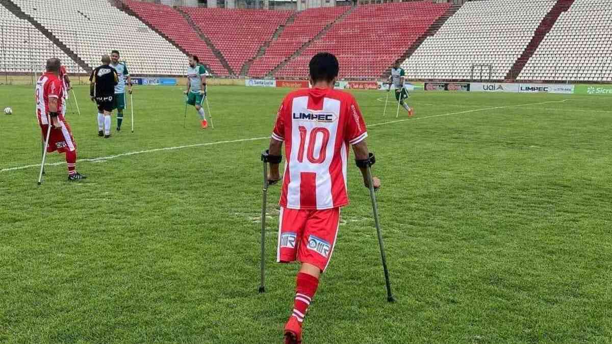 Línea Chilena y Cerol: Jugador amputado de pierna advierte de riesgos – Gerais