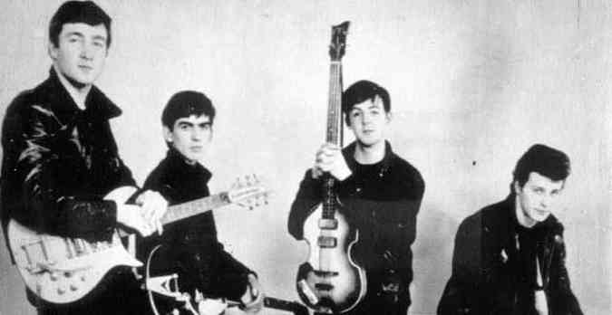 Primeira formao da banda em 1961 com Pete Best, antes de Please please me(foto: Reuters)