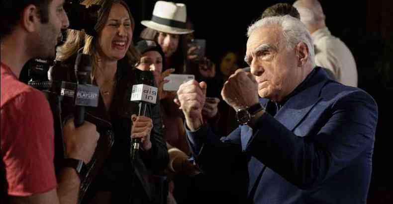 O diretor Martin Scorsese brinca com os jornalistas durante a estreia de O irlands, em San Francisco(foto: Kimberly White/AFP)