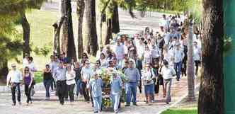 Djalma Brugnara Veloso foi enterrado no Parque da Colina no final da tarde (foto: Tulio Santos/EM/D.A Press)