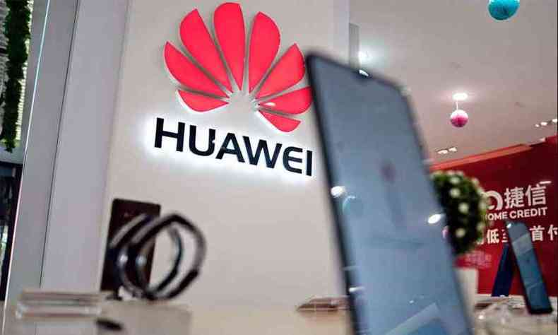 A Huawei  a segunda maior fornecedora de smartphones do mundo e quase 50% de todas as suas vendas vm de fora da China(foto: Fred Dufour/AFP)