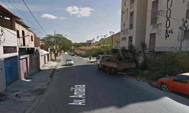 A Avenida Amlia, em Sabar,  considerada, pela concentrao de moradores de rua, como um local perigoso