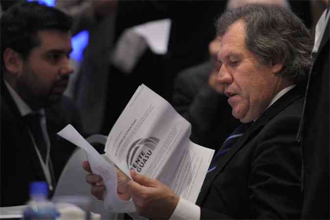 O chanceler uruguaio, Luis Almagro, durante a reunio em Mendoza(foto: AFP PHOTO / Juan Mabromata)