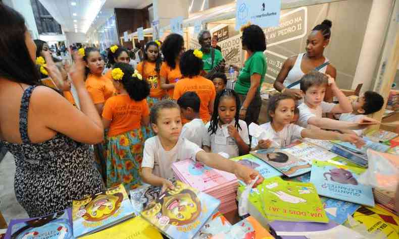 Feira de Livros no Salo do Livro Infantil e Juvenil de Minas Gerais 2019(foto: Juarez Rodrigues/EM/D.A Press)