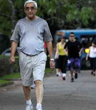 Geraldo Faria, de 72 anos, cuida da sade e espera viver muito ainda(foto: RODRIGO CLEMENTE/EM/D.A PRESS)