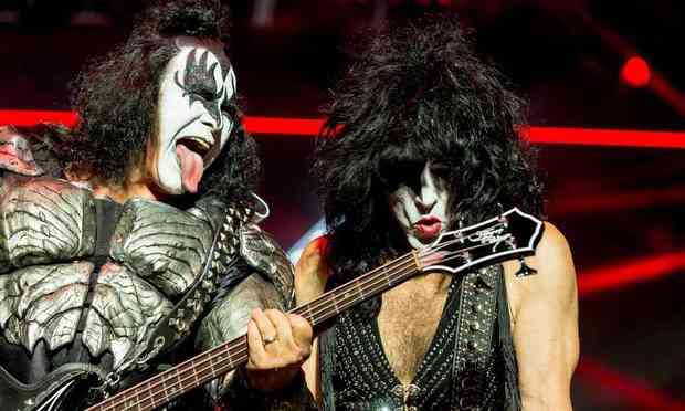 Kiss interrompe show depois de baixista passar mal - Cultura - Estado de  Minas