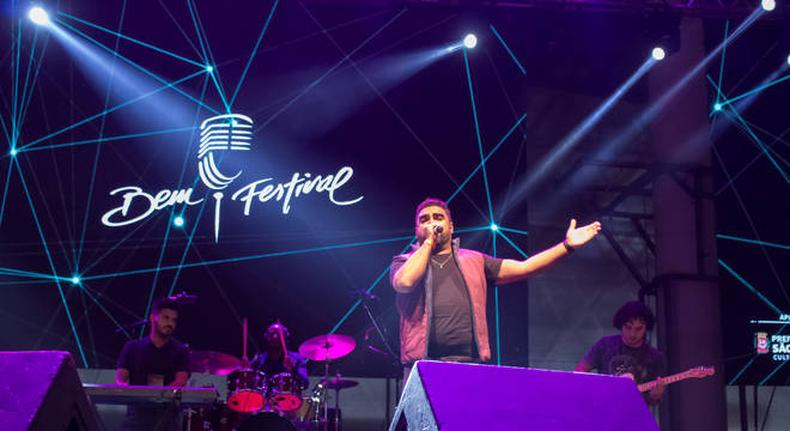 Giesley Mota no palco da Expo Cristã 2019 Foto: Reprodução Giesley Mota no palco da Expo Cristã 2019 Foto: Reprodução