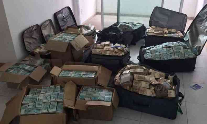 Polcia Federal apreendeu R$ 51 milhes escondidos em apartamento em Salvador(foto: Polcia Federal/Divulgao)