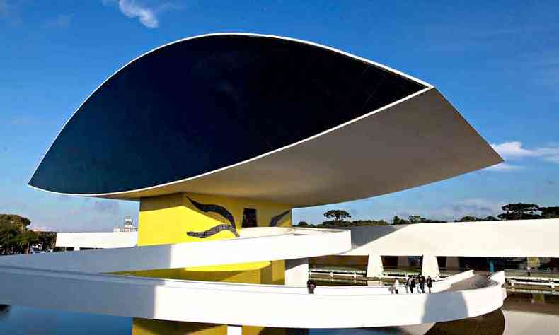 Museu Oscar Niemeyer abriga mais de 2.200 obras de artistas reconhecidos internacionalmente(foto: Cesar Brustolin/SMCS)