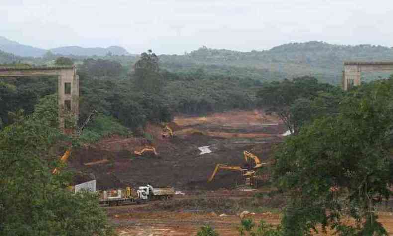 Rompimento de barragem deixou 270 vtimas entre mortos e desaparecidos(foto: Jair Amaral/EM/D. A. Press)