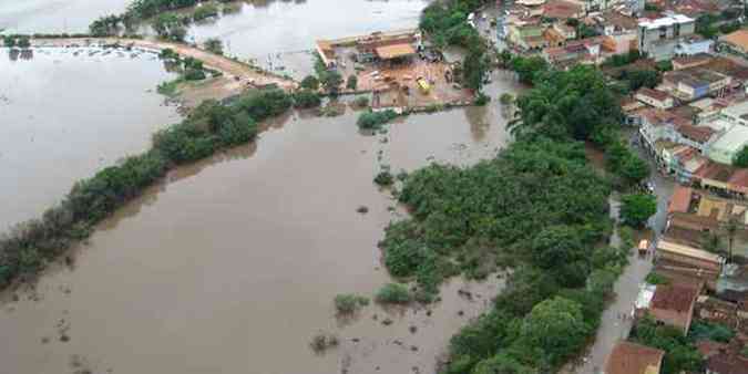 Imagens areas mostram danos em Rio Pardo de Minas e destruio de 80% das lavouras localizadas s margens dos rios(foto: Prefeitura de Rio Pardo de Minas)