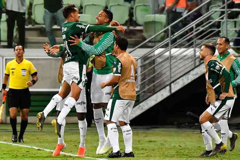 Gustavo Scarpa fez o gol que assegurou ao Palmeiras a liderana no torneio continental(foto: NELSON ALMEIDA /AFP)