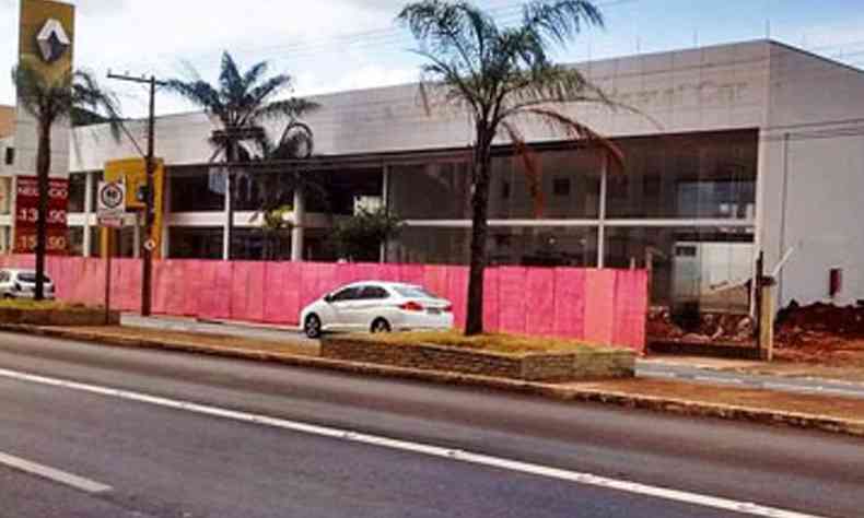  O Kamel MegaMix Supermercados de Uberaba funcionar na Avenida Leopoldino de Oliveira, 2.450, bairro Estados Unidos, onde h cerca de quatro anos funcionou filial do Kamel Car