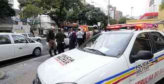 Taxistas protestaram em frente ao Hotel Mercure, na Avenida do Contorno(foto: Jair Amaral/EM/DA Press)