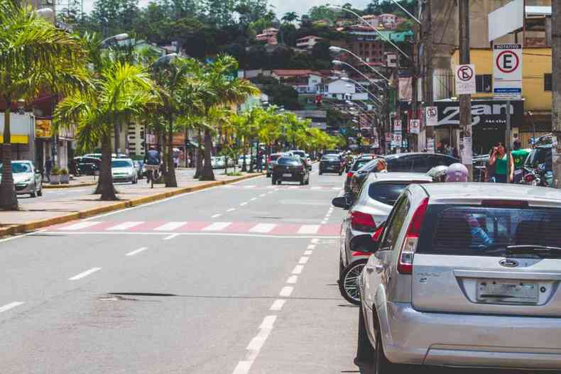 Movimento nas ruas de Itabira deve aumentar com flexibilizao das normas para funcioamento de atividades econmicas(foto: Prefeitura de Itabira/Divulgao)